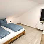Seenland Getaway - Haus Am Berg Apartament Pleinfeld