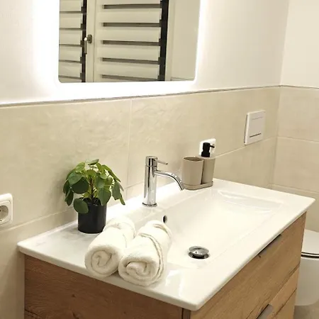 Apartment Seenland Getaway - Haus Am Berg